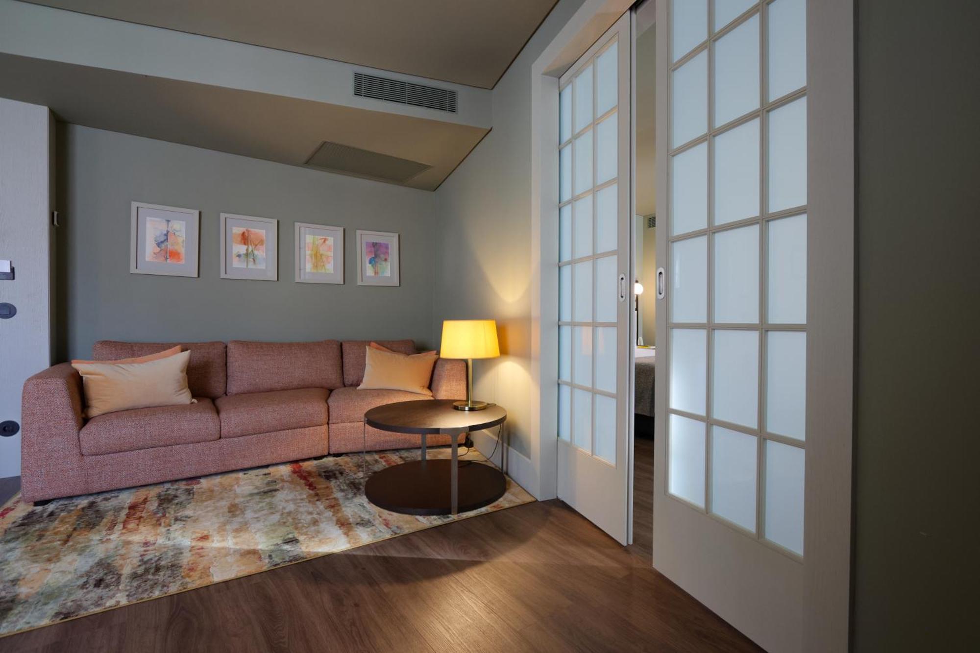 Hotel Timbre Virtudes Porto Exterior foto A room with a shōji